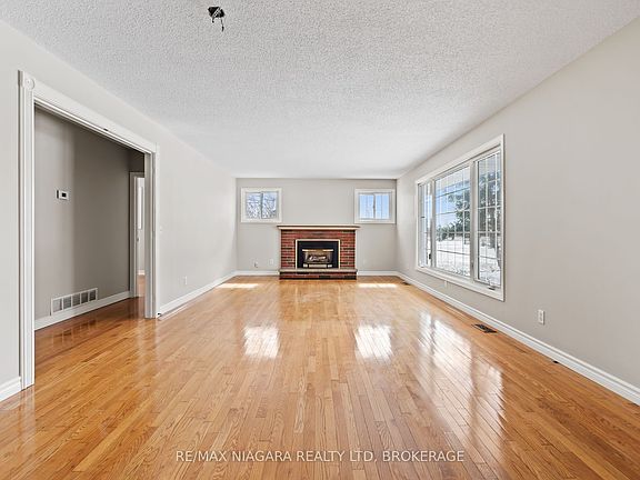 4th image of 1956 Stevensville Rd