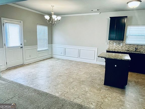 5th image of 112 Leland Ln