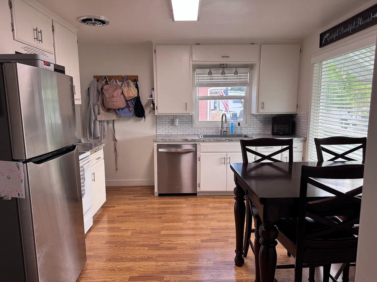 3 bed, 1600 sqft, $2,000 — Photo 4