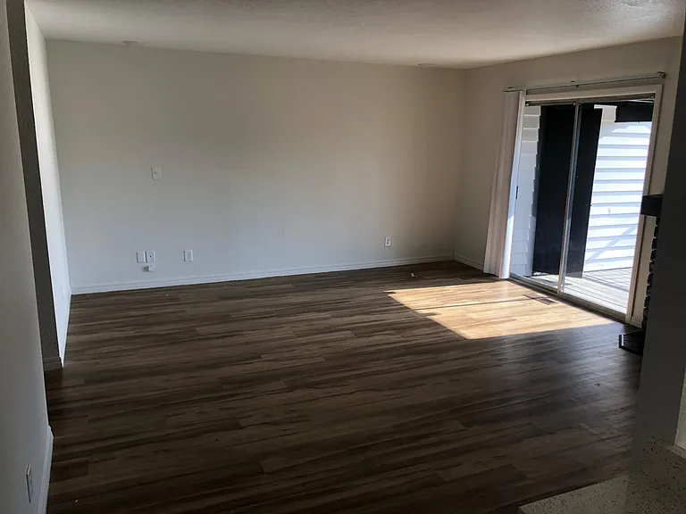 6126 S Lakewood Ave — Photo 15