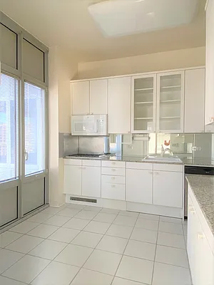 Rented by RELO REDAC INC. | media 2