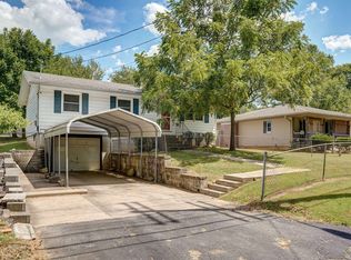 2738 N Howard Ave, Springfield, MO 65803