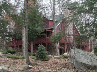 12 Pumphouse Rd, Lakeville, PA 18438