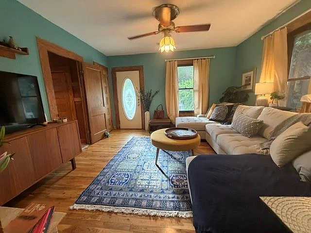 2 bed, 1.0 bath, 1250 sqft, $2,800 — Photo 3