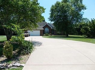 1157 Foxfire Rd, Bardstown, KY 40004