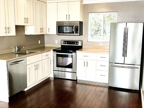 4th image of 646 Corbett Ave APT 604