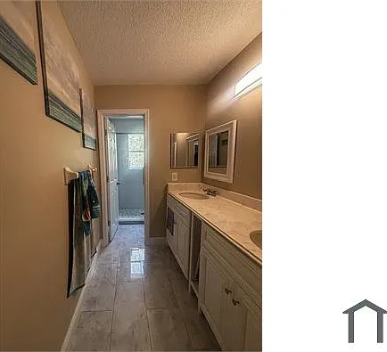 12672 Lakebrook Dr