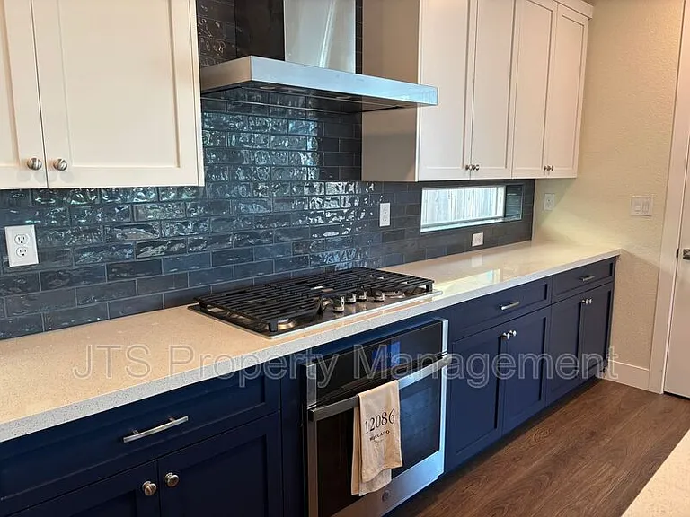 12086 Mircado Way — Photo 6