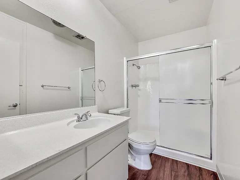 13157 Riverside Dr — Photo 53