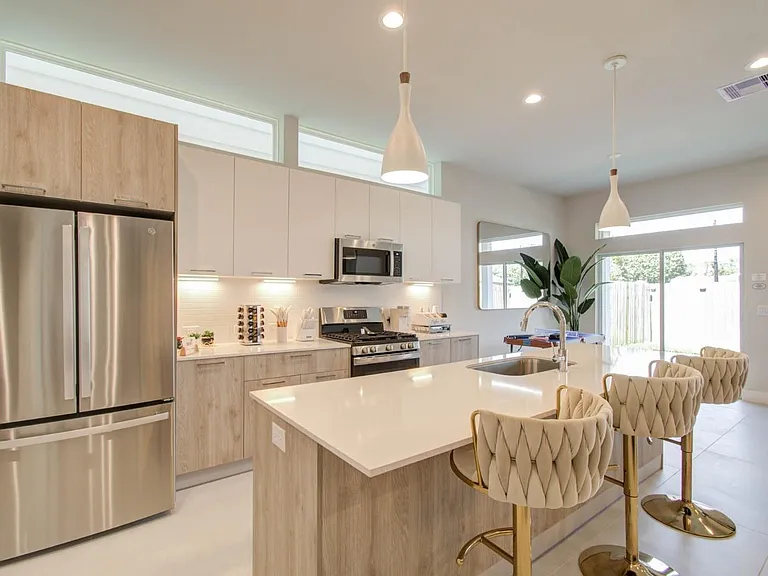 5215 Noble St #B — Photo 22
