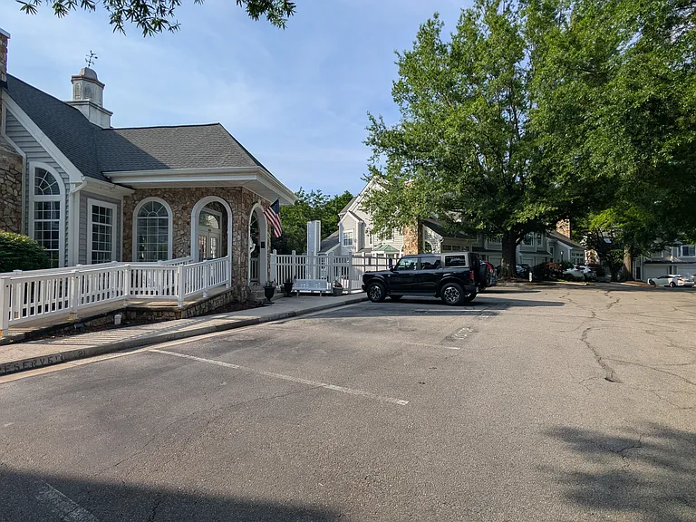 332 Overlook Dr — Photo 48