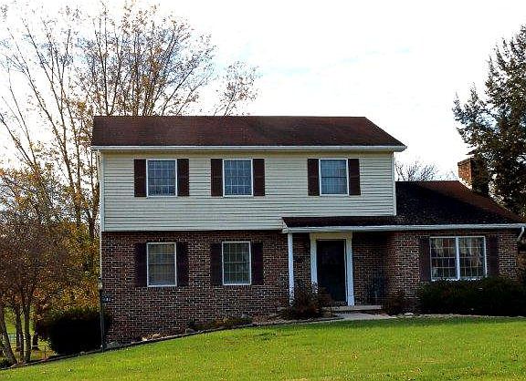 3rd image of 588 Shenwood Ave