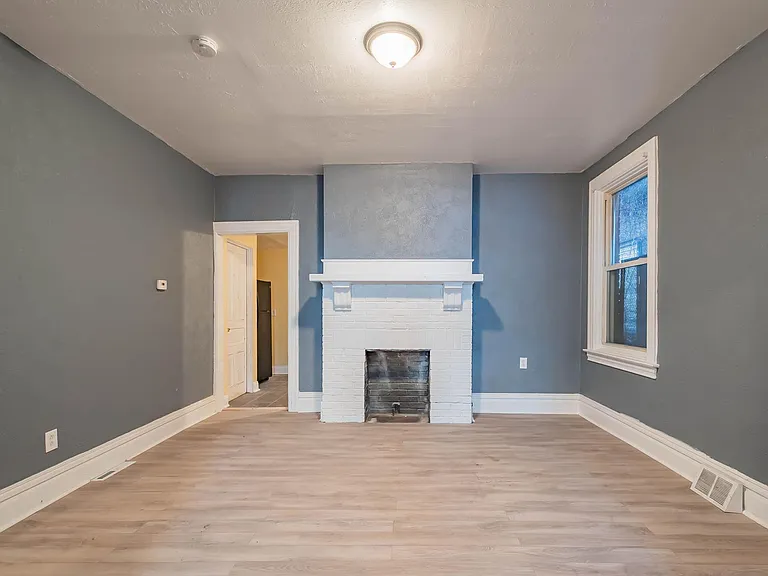435 N Graham St — Photo 2