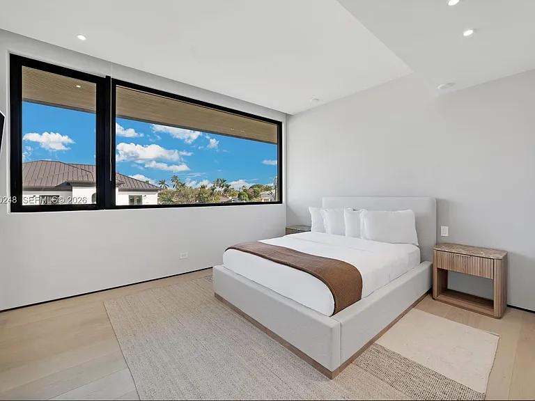641 Flamingo Dr — Photo 46