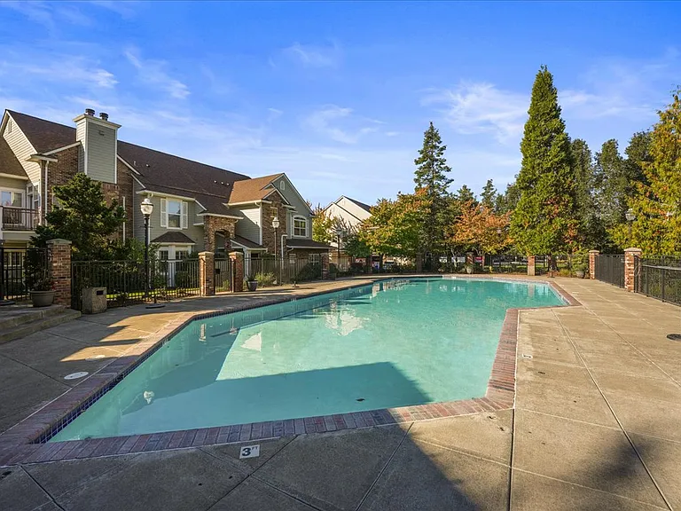6273 NE Carillion Dr #103 — Photo 26