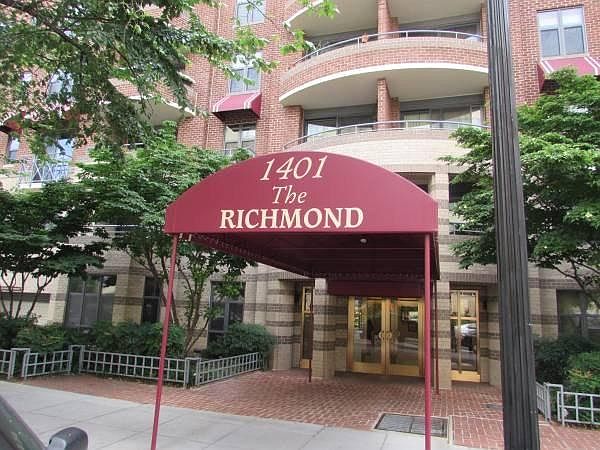 Exterior - highly sought after condominium in Dupont