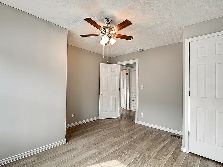 2915 N Talbott St — Photo 21