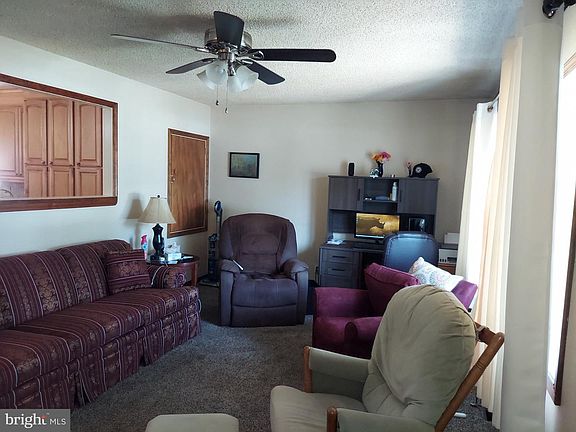 5th image of 800 Columbia Blvd