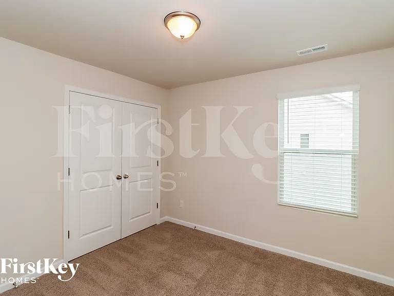 5440 Cobblestone Glen Dr — Photo 8