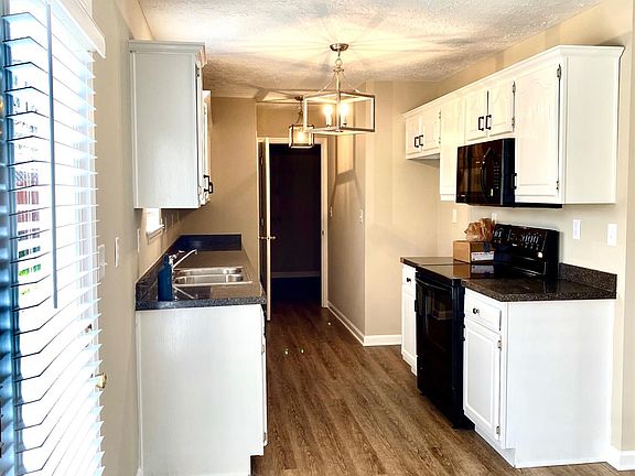 5th image of 692 Liberty Hill Dr