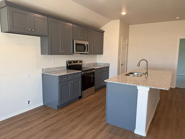 1337 Loess St — Photo 5