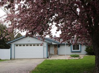 N64W34012 Bayview Rd, Oconomowoc, WI 53066