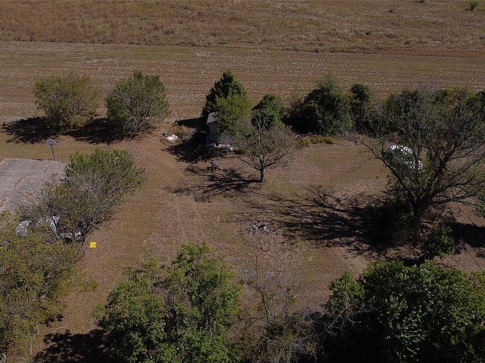 2nd image of 137 2nd Ave