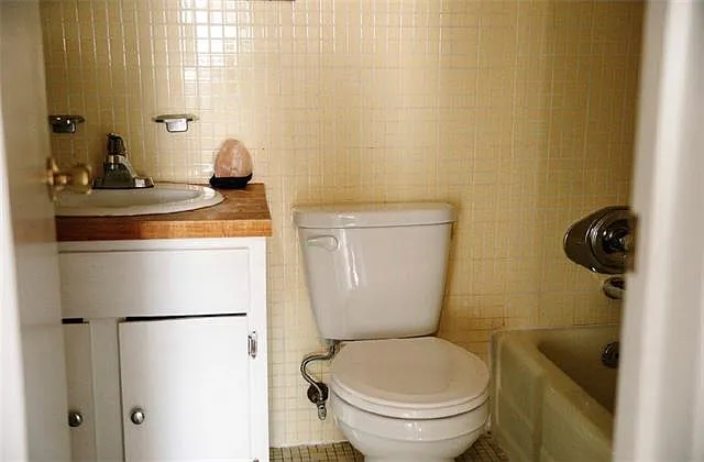807 Bourbon St #8/2C — Photo 7