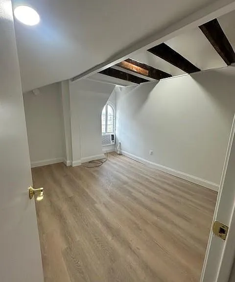 219 Hanover St #11 — Photo 9