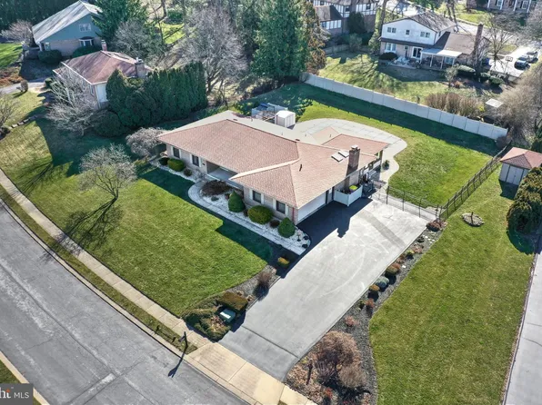 3440 Blackfriar Ln, York, PA 17402