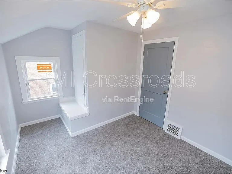 5194 Homewood Ave — Photo 10