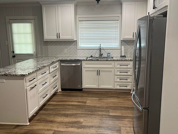 4th image of 1433 Westfield St
