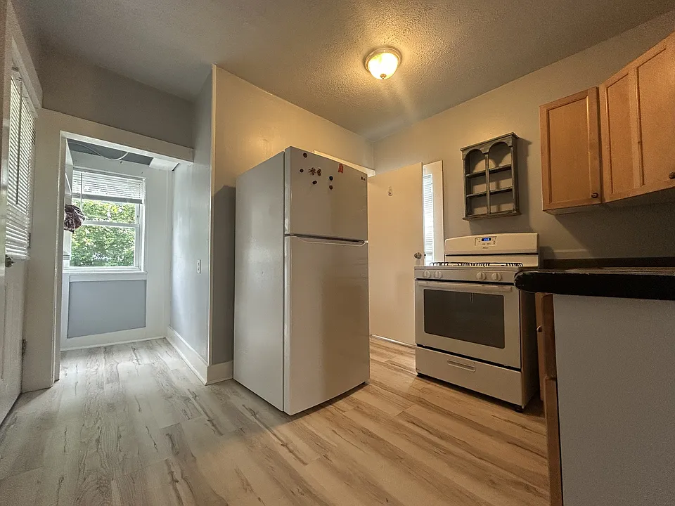 35 Kent Ave