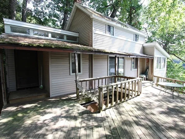 123 Pleasant St, Wenham, MA 01984