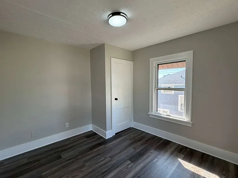 1700 E 290th St #2 — Photo 3