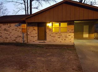 800 Towering Oaks Dr, Jacksonville, AR 72076