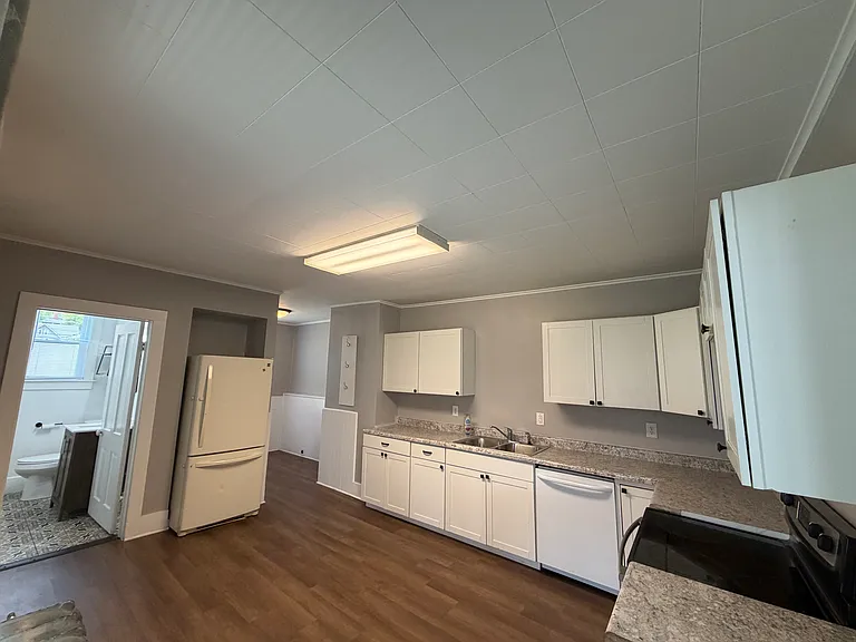 2515 Jackson St — Photo 2