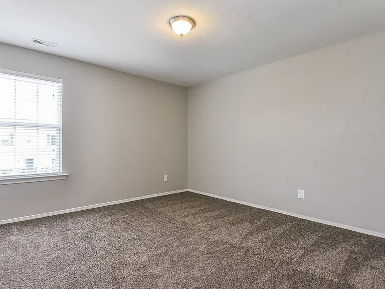 440 Kerriann Ln — Photo 11