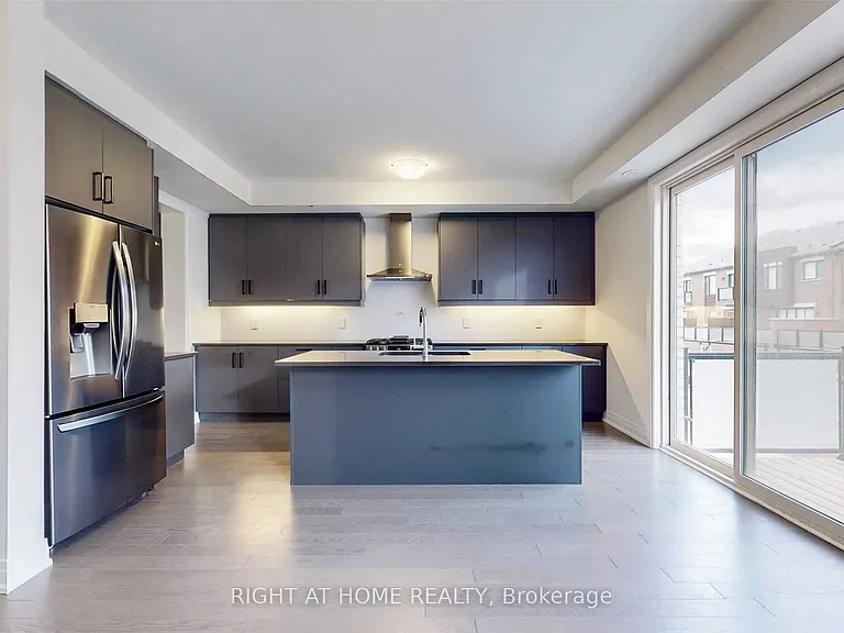 235 Vermont Ave — Photo 10