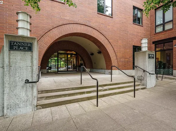 725 NW 10th Ave APT 211, Portland, OR 97209