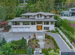 565 Robin Hood Rd, West Vancouver, BC V7S 1T4