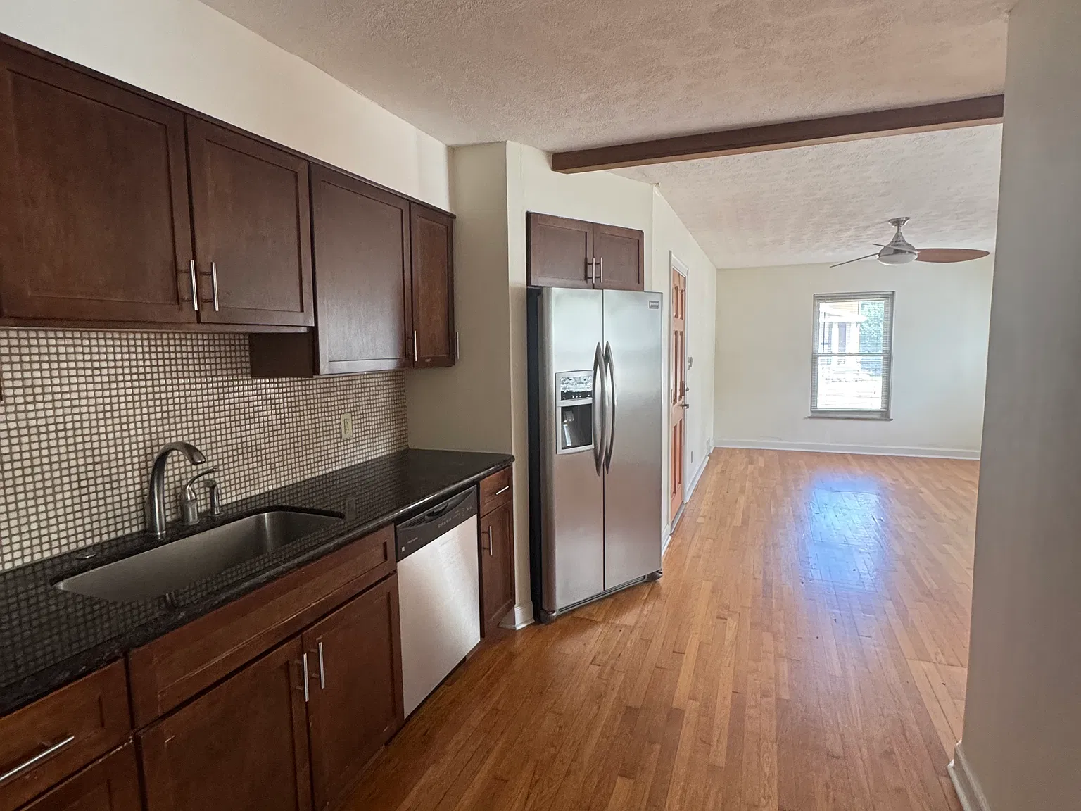1 bed, 650 sqft, $1,150 — Photo 3