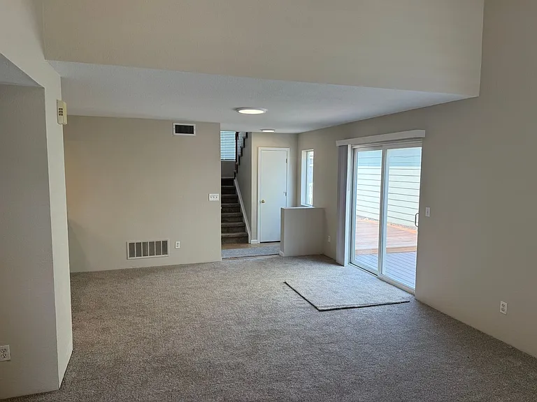 4783 Perth St — Photo 3