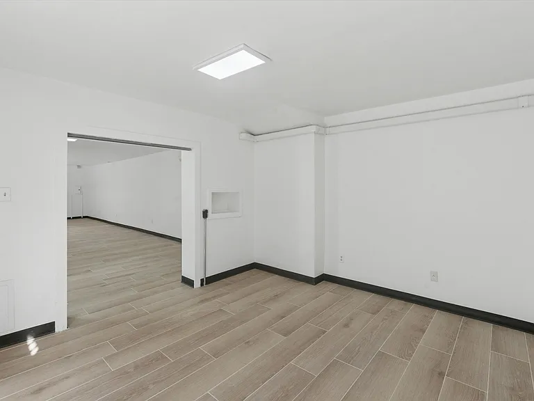 1538 Pine St #1R — Photo 8