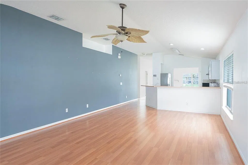 4 bed, 2.0 bath, 2026 sqft, $2,600 — Photo 2