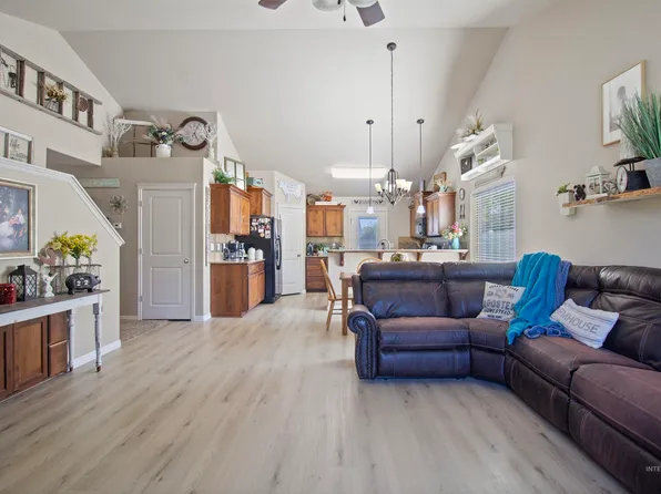 1068 Terra Ave, Twin Falls, ID 83301
