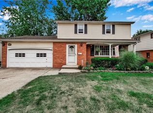 272 Cottonwood Dr, Williamsville, NY