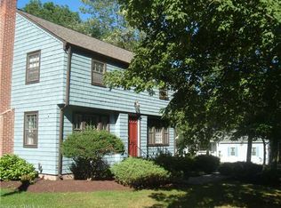 31 Fernridge Rd, West Hartford, CT 06107