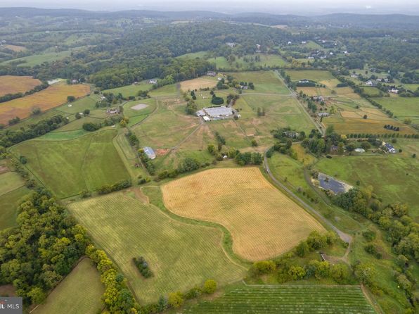 Hedgeland Ln, Waterford, VA 20197