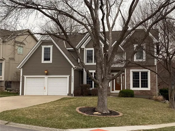 7253 Widmer St, Shawnee, KS 66216